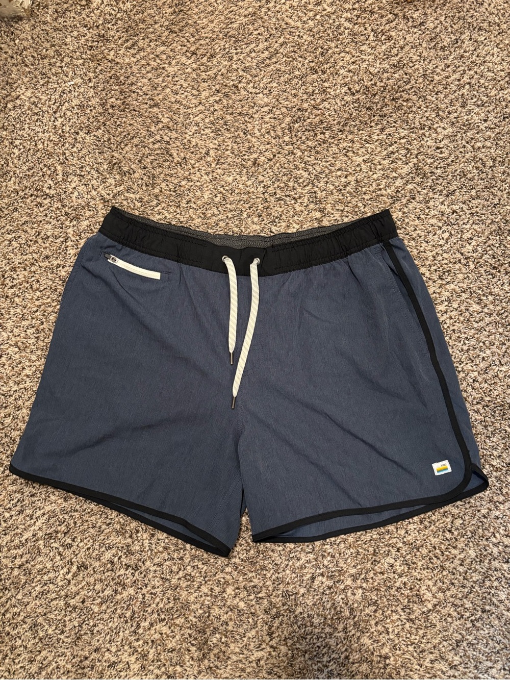VUORI drawstring active shorts. NWOT. XL men’s